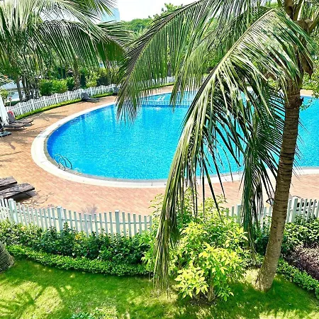 Lux Studio Apt, Modern Amenities, 2 Minutes To Walking Lake, Swimming Pools And Gym